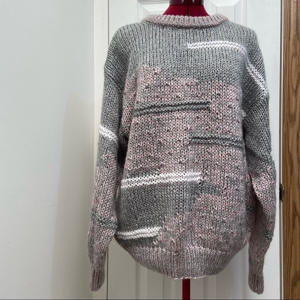 Club International women acrylic knitted pullover sweater. Size L. Pre-owned.